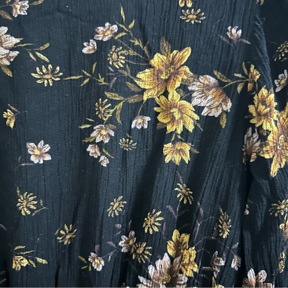 Forever 21 Long Sleeve Floral Wrap Dress Women’s size Medium Black and Yellow - Picture 8 of 8